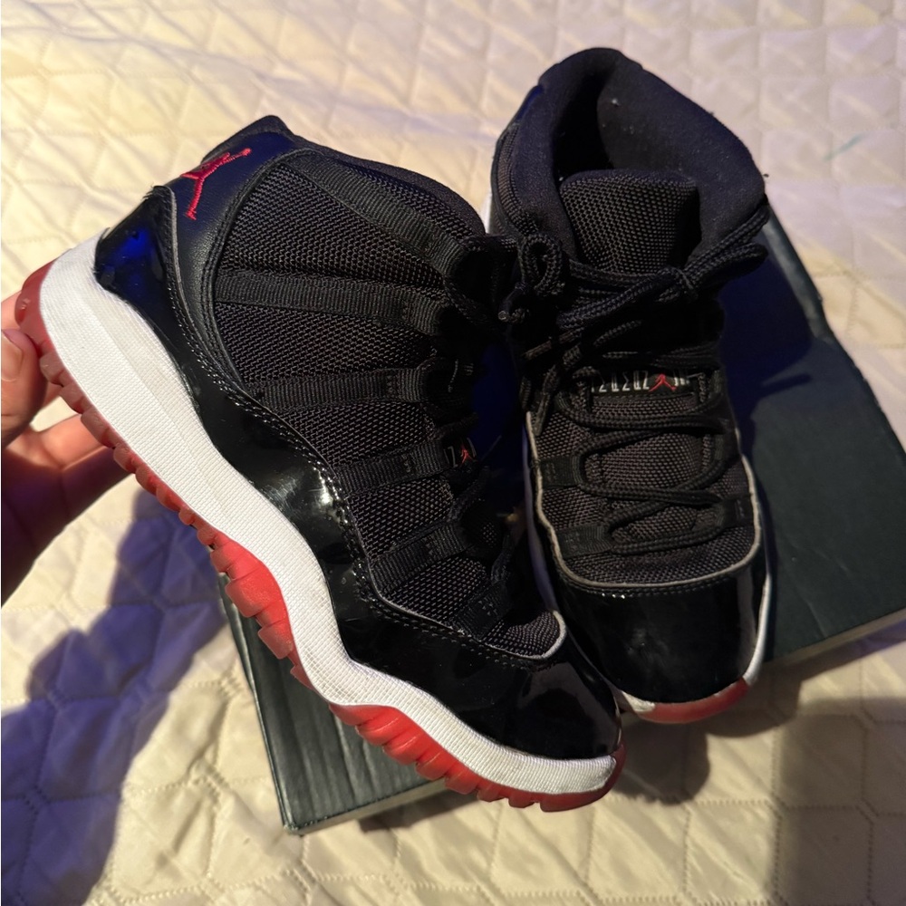 Jordan Bred 11s Size 3Y 2019